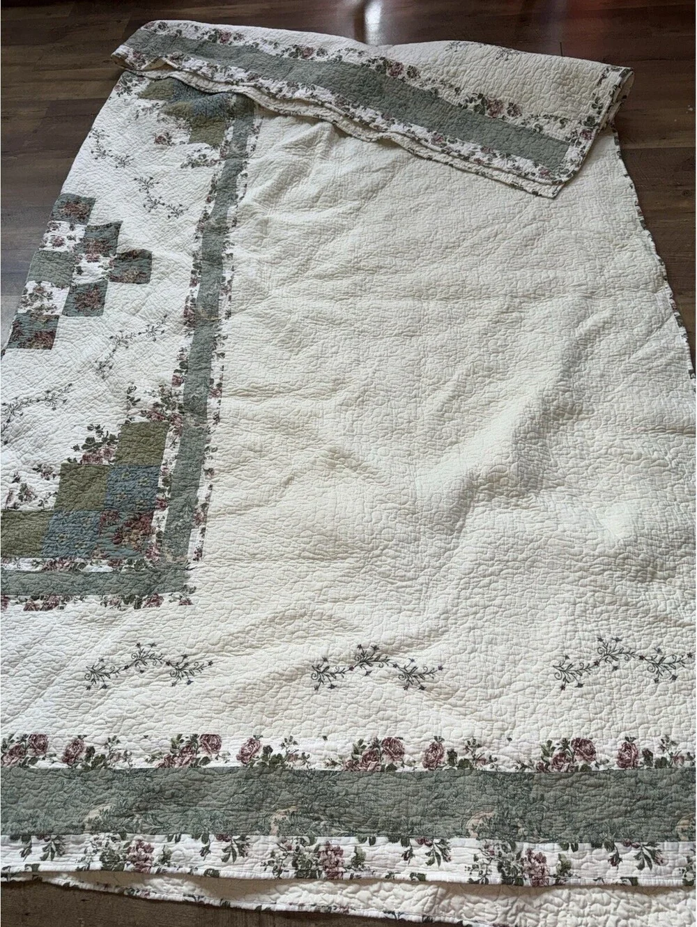 Vintage Queen Cotton Quilt, bedspread Embroidery Flowers, cottagecore, country